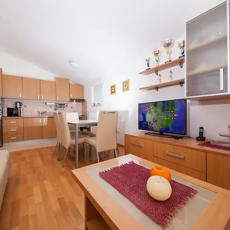 Family Apartments Marita Makarska Exterior photo