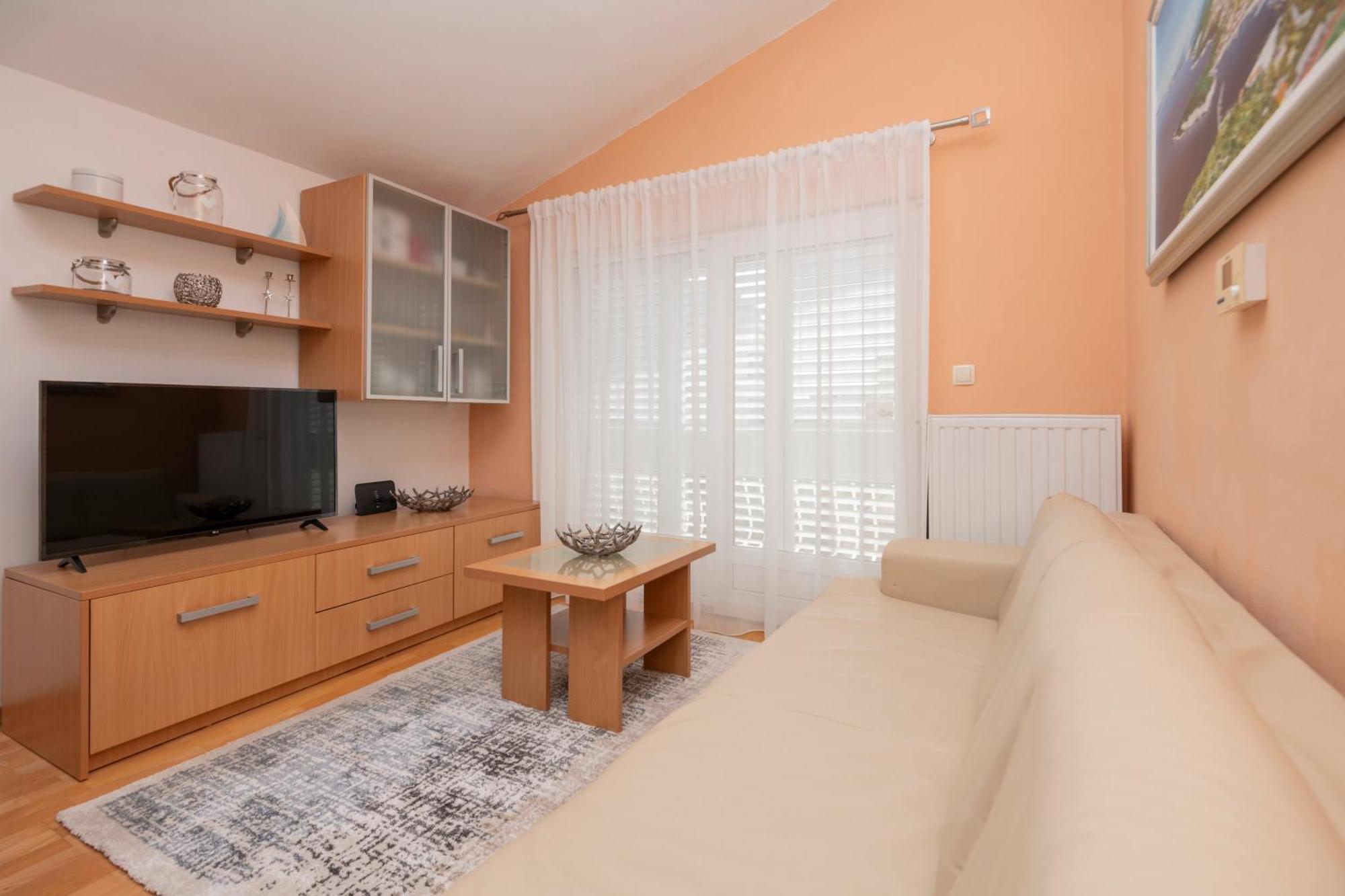 Family Marita Apartment *